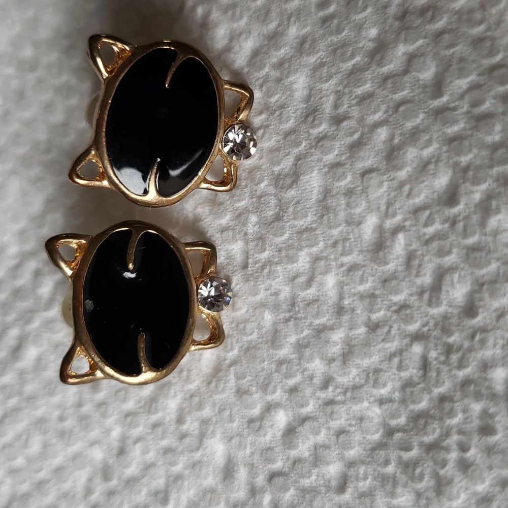 Cat post costume post earrings.